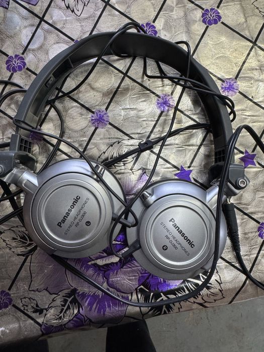 IPad +casti panasonic + statia