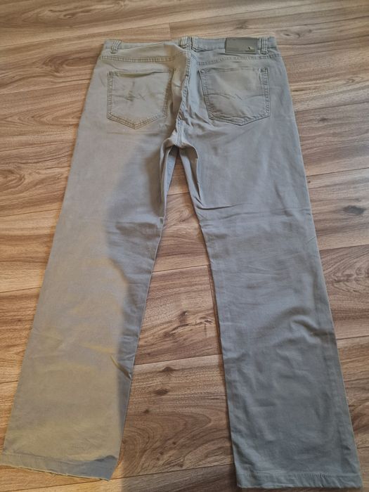 Pantalon casual arbatesc