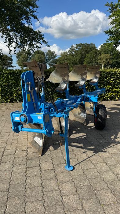 Lemken Europal 7. Case Puma. John Deere, Belarus tortadi