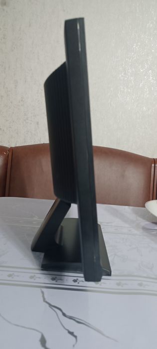 Монитор benq g2000