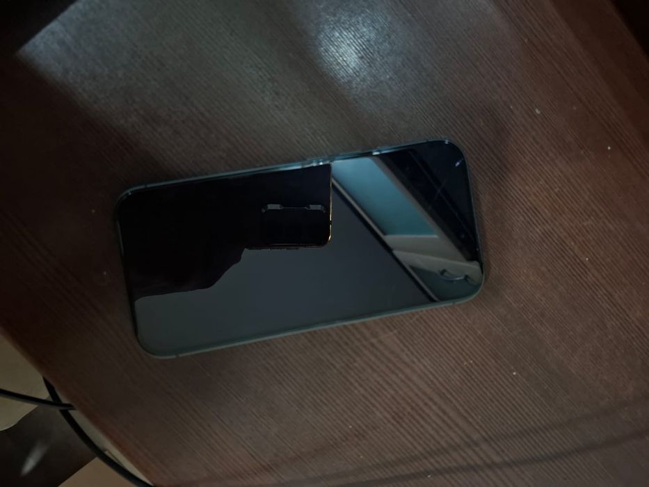 Iphone 17 черный