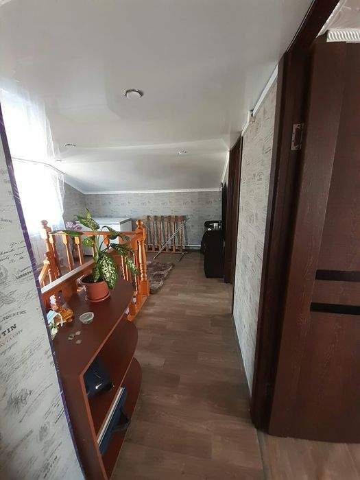 Продам коттедж в районе молокозавод  со свежим ремонтом , частично меб