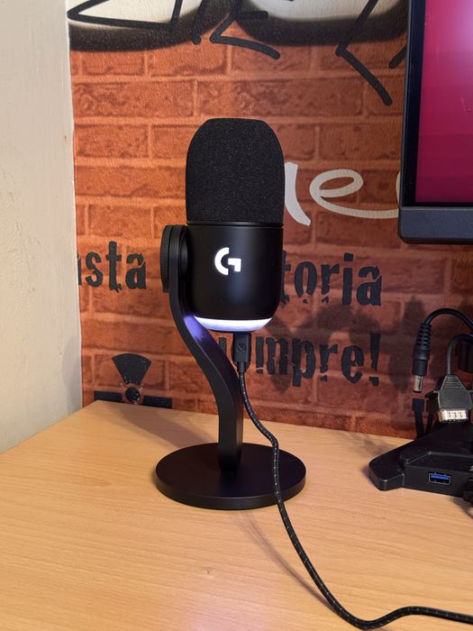 Микрофон Logitech Yeti GX