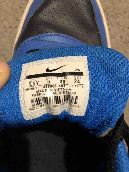 Adidasi Nike albastri