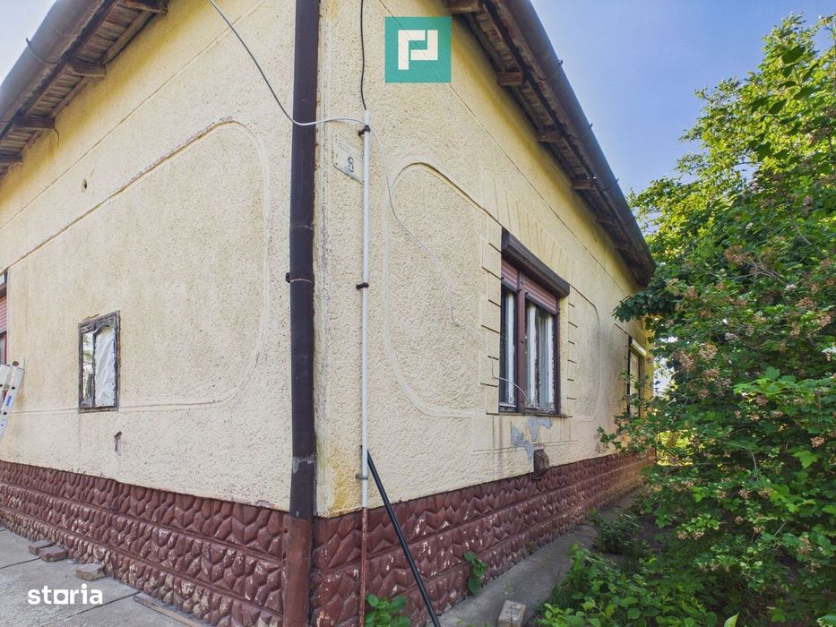 Casă cu 3 camere și 2646 mp teren în Dombegyhaz