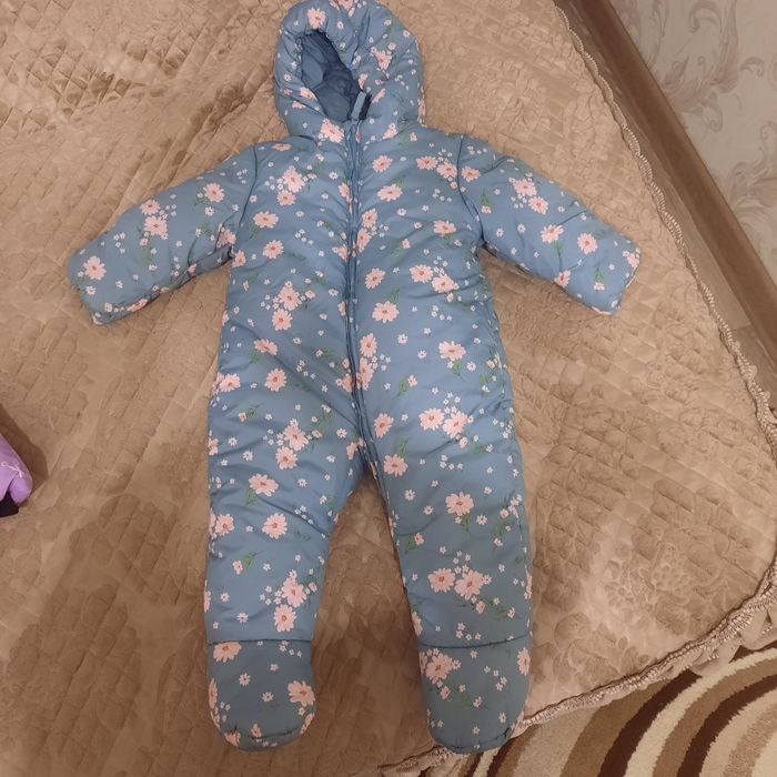 Продам  комбинезон на девочку