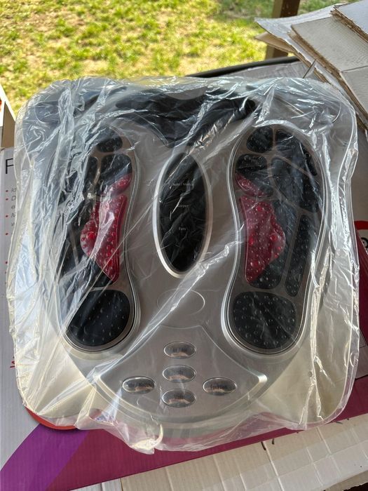 Dispozitiv de masaj EMS pentru picioare, cu electrostimulare musculara