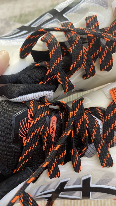 Кроссовки asics 41-42 волейбольные и просто