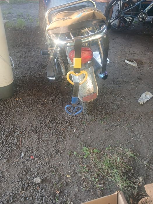 Продам мопед яки