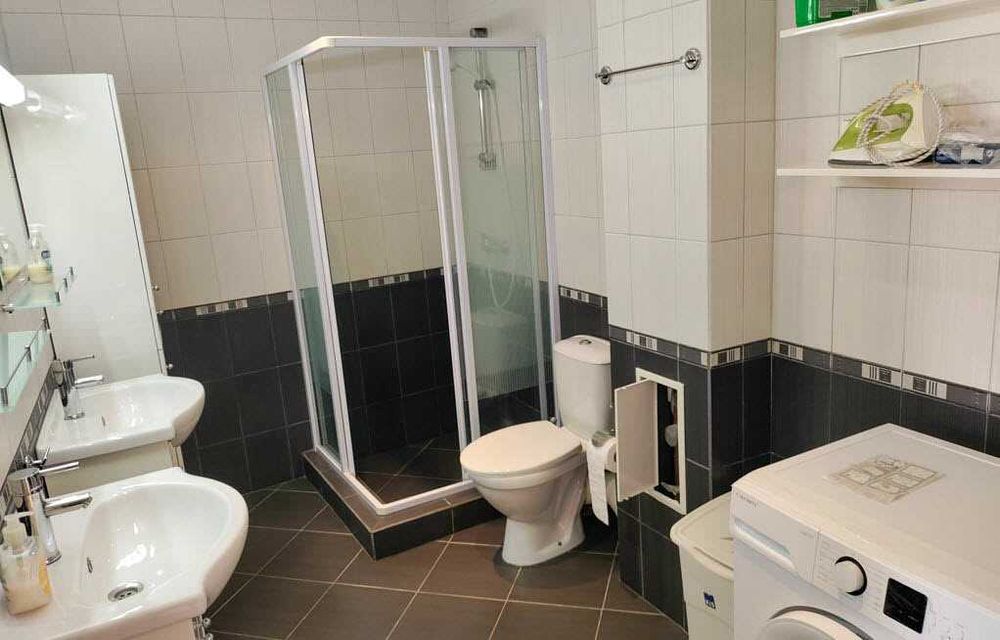 Продава се Двустаен апартамент в Бяла - 84 кв.м за 834 €/кв.м - Снимка #12