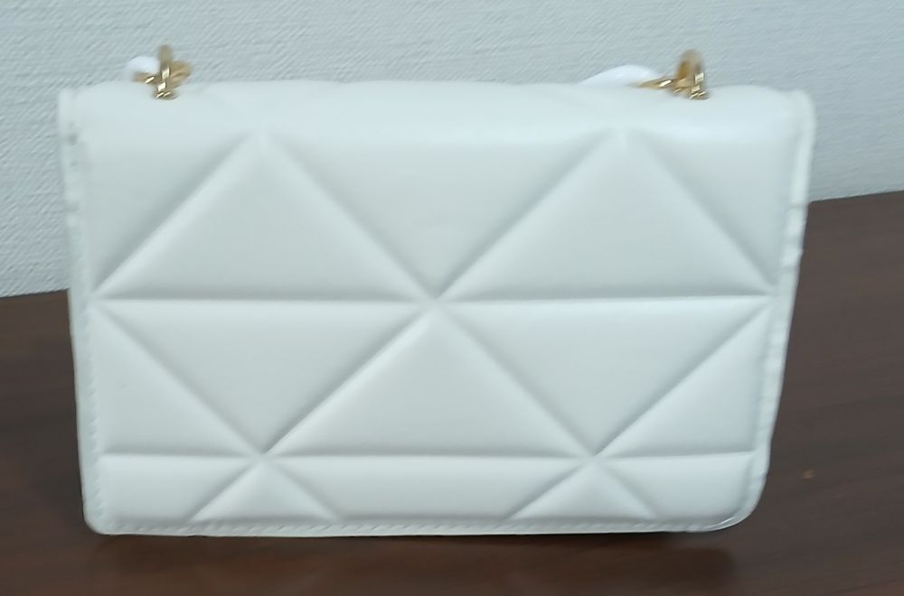 Сумочки женские белые