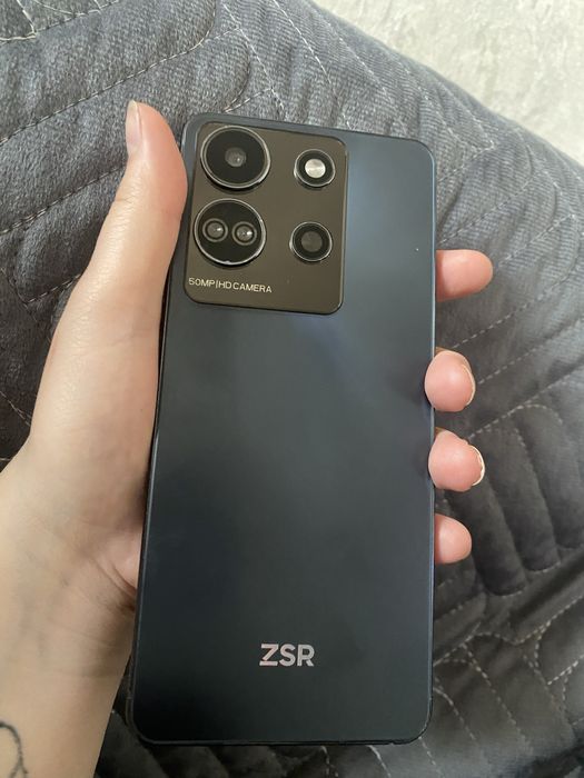 Продаю телефон ZSR note 30