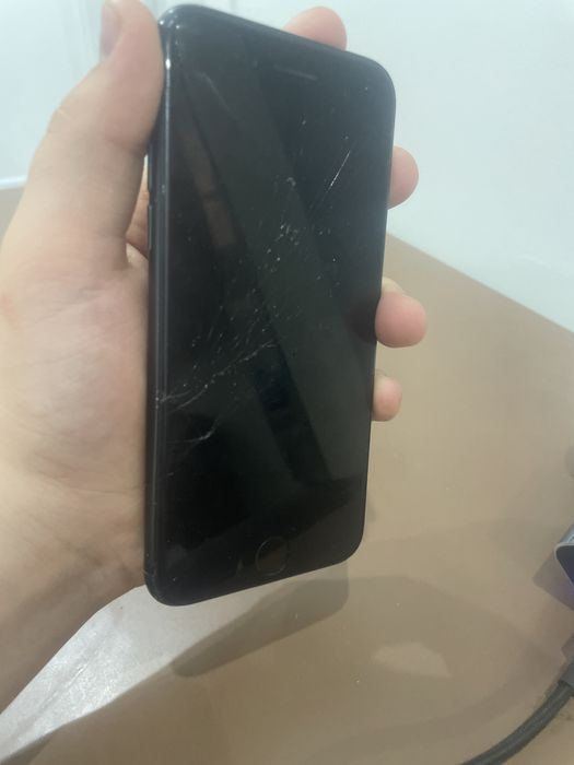 Айфон SE2022 продам за 22 без торга