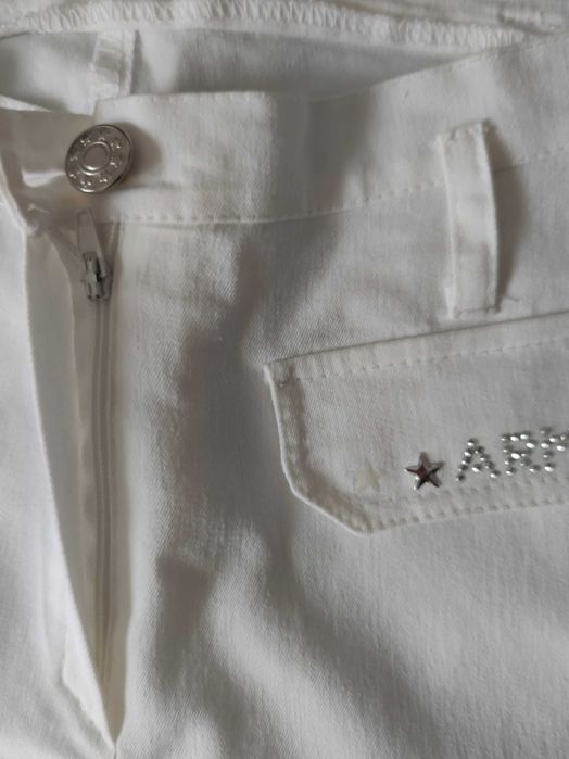 Бял панталон за момиче