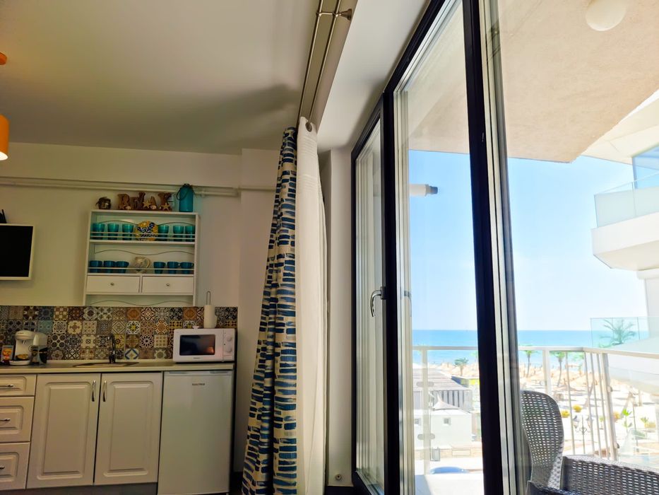 Studio prima linie la mare- inchiriere pe termen lung