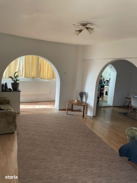 Apartament 4 camere, etaj 4, zona 1Mai