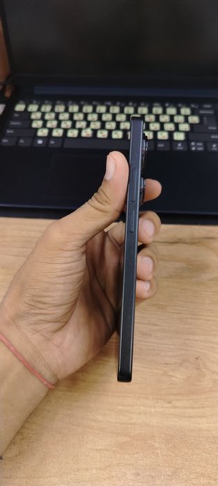 Redmi Note 13 pro 8/256 Yangi bir qo'l ishlatilgan karobka dokumet bor