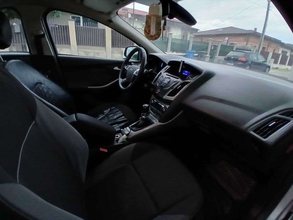 Vand ford focus mk3 2011 sedan