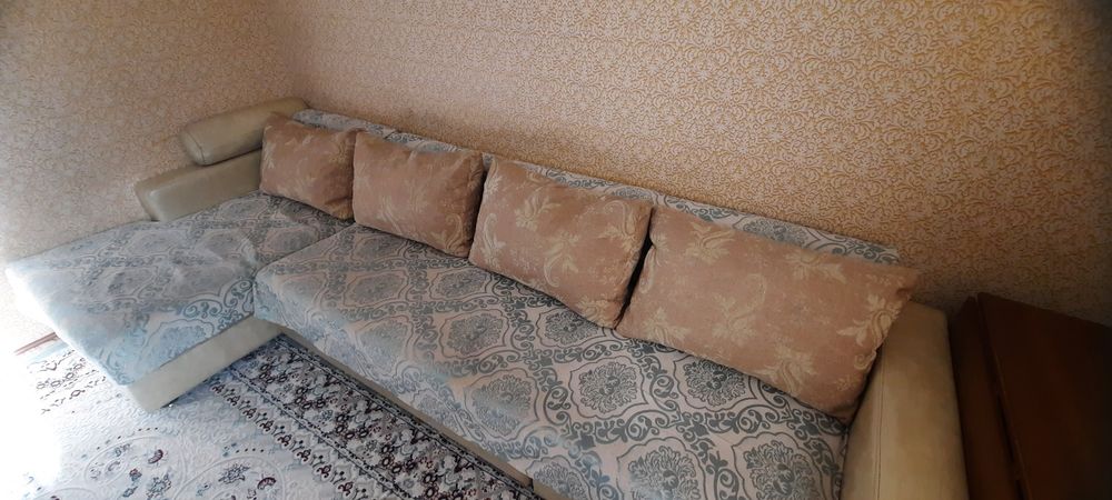 Диван уголок в хорошем состоянии