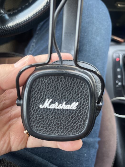 Наушник от Marshall