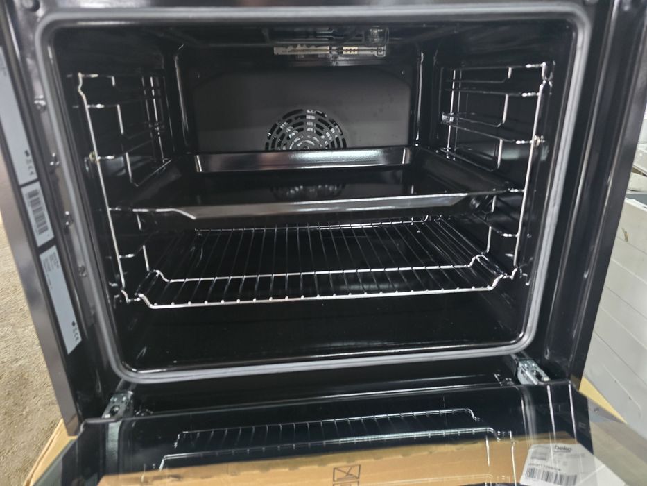 Нова фурна за вграждане Arctic ARVIE1130XM,71 л,