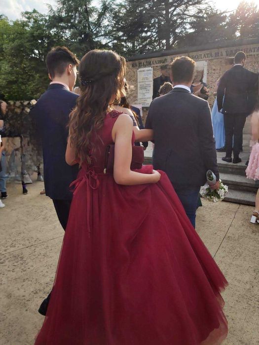 Дълга бална рокля