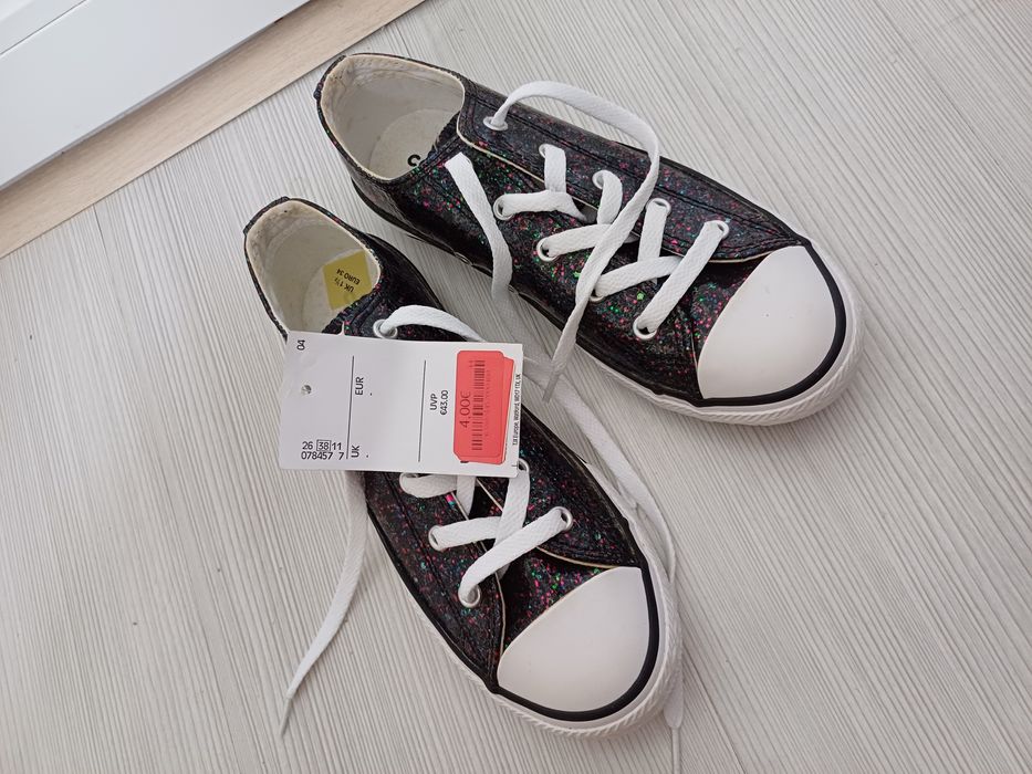 Tenisi converse noi marime 35