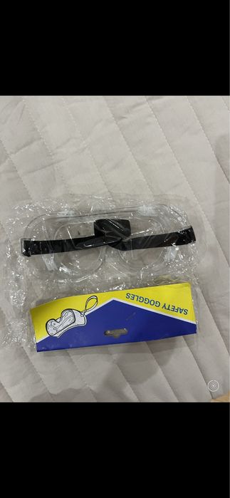 Очки защитные прозрачные с клапаном закрытого типа