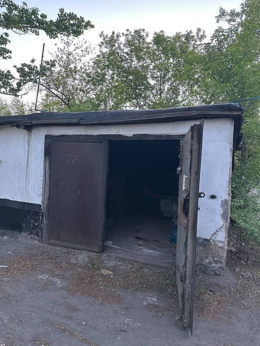 Продаётся гараж .