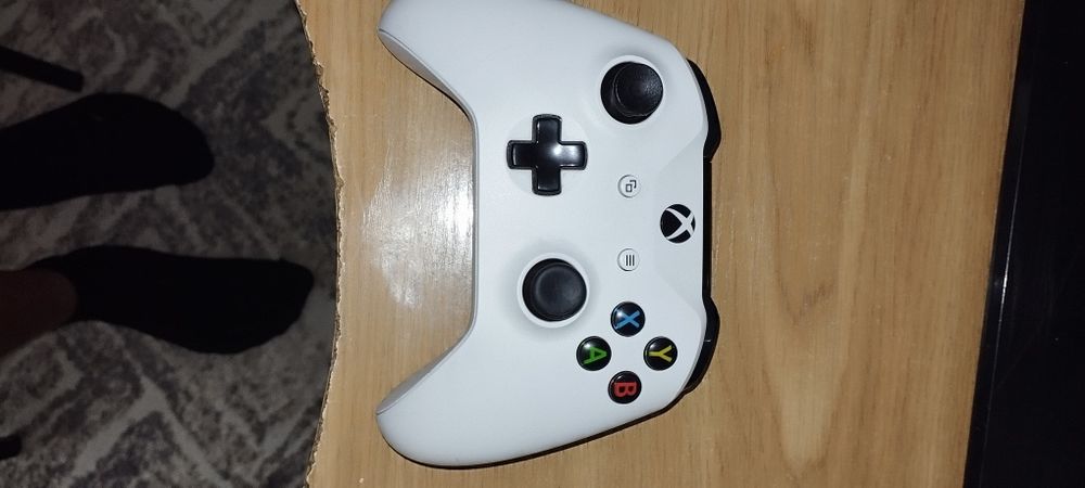 Продаю Xbox one s