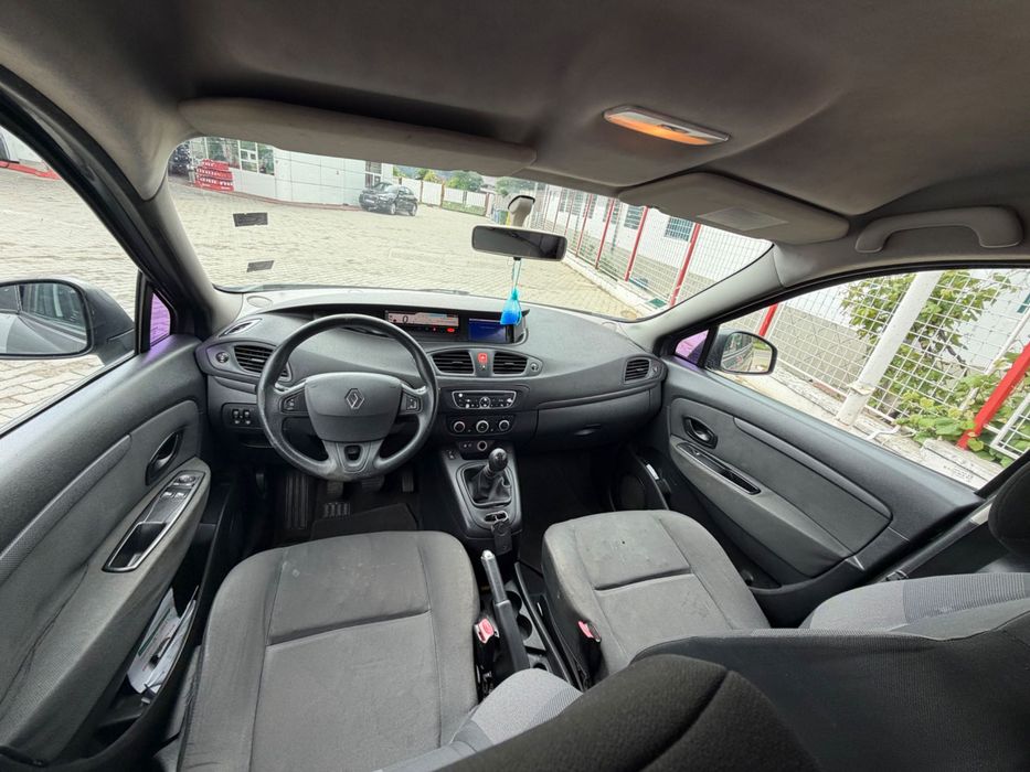 Renault Scenic “ 1.5 DCi