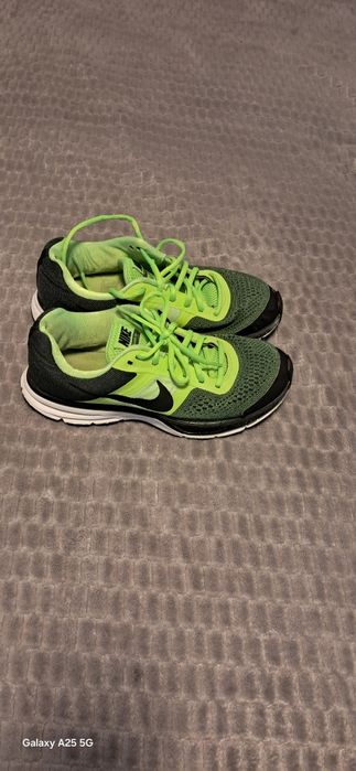 Adidasi Nike dama mărimea 39