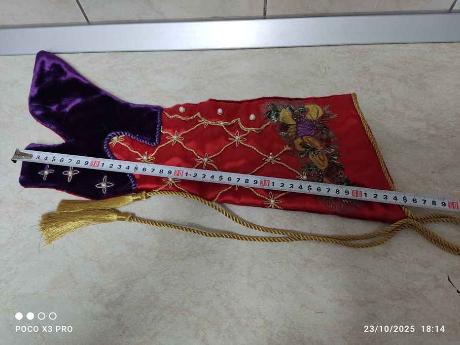 Ciorap decorativ brodat si cu margele pentru Craciun, 45cm