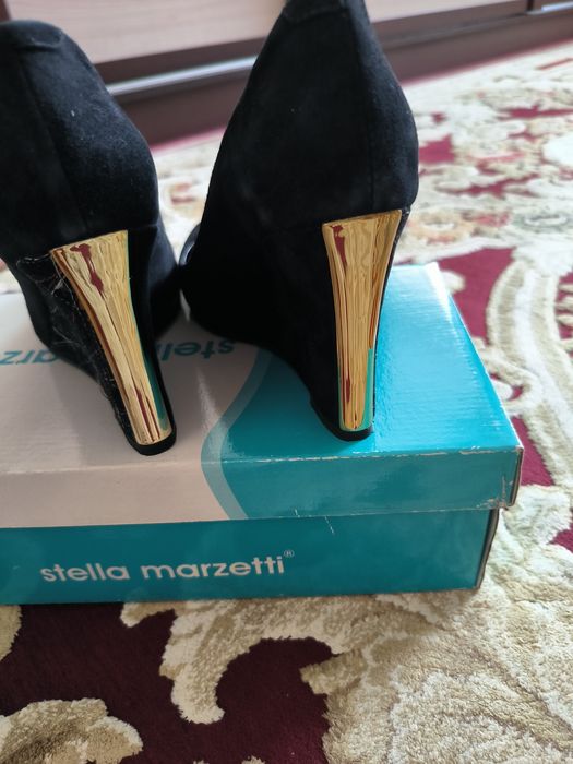 Срочно продам женскую обувь