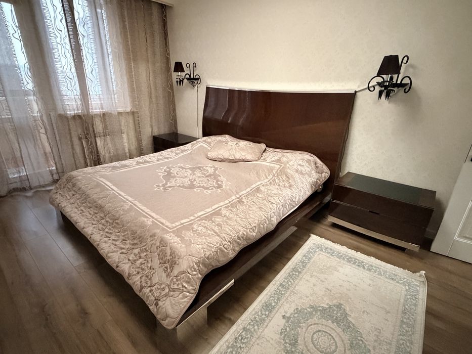 Продам спальную гарнитуру