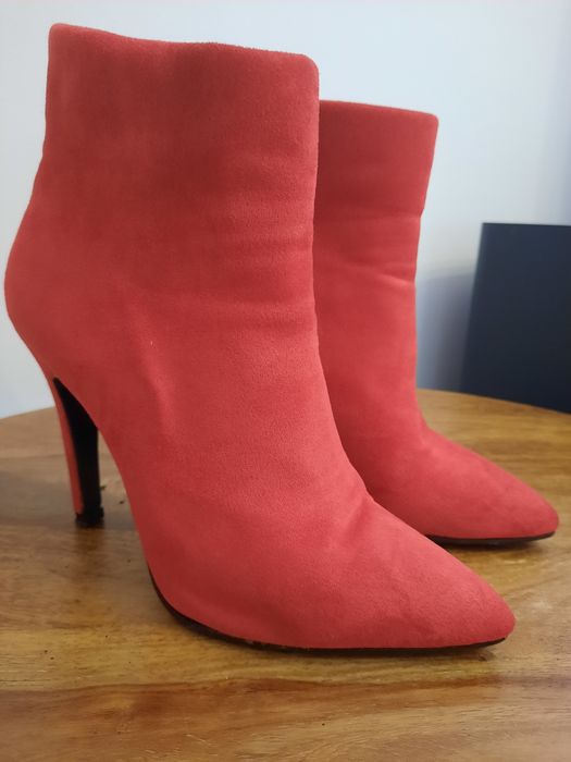 Vand botine rosii material textil