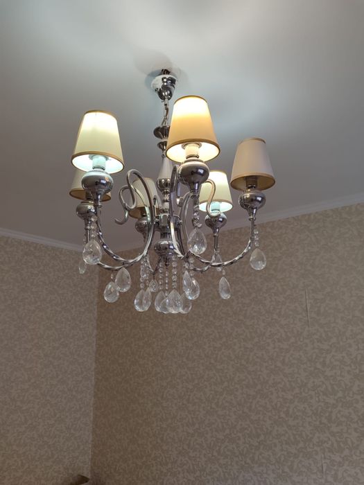 Продам люстры б/у