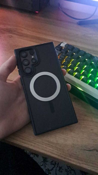 S22 Ultra с пятном