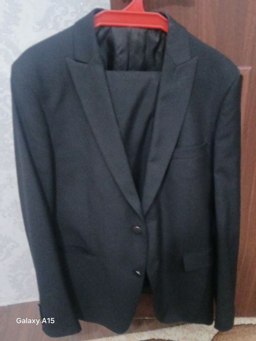 Erkaklar Kostyum shimi sotiladi