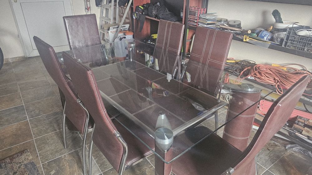 Vând   masa living  piele  cu  6 scaune
