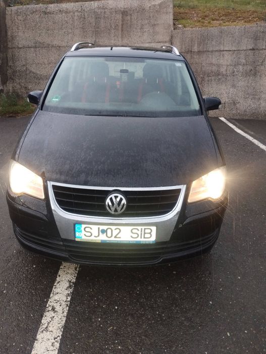 Vând Touran motor 2 litri
