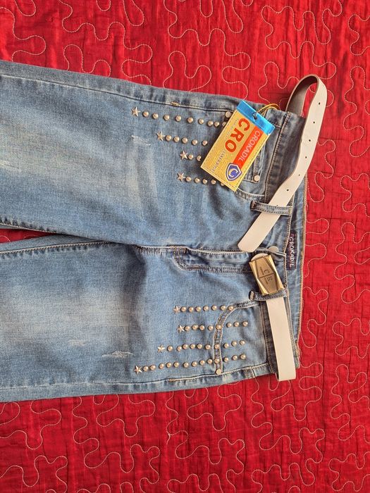 Продам джинсы для девочек