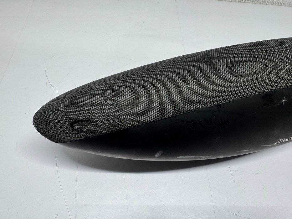 Тонколона - Bowers & Wilkins Zeppelin Wireless
