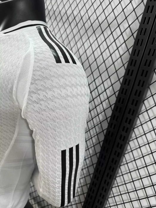 Игрална версия на фланелка с дълъг ръкав Реал Мадрид 2024/25