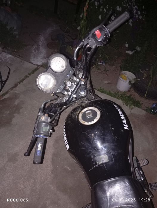 Продам мотоцикл Suzuki gsx 150