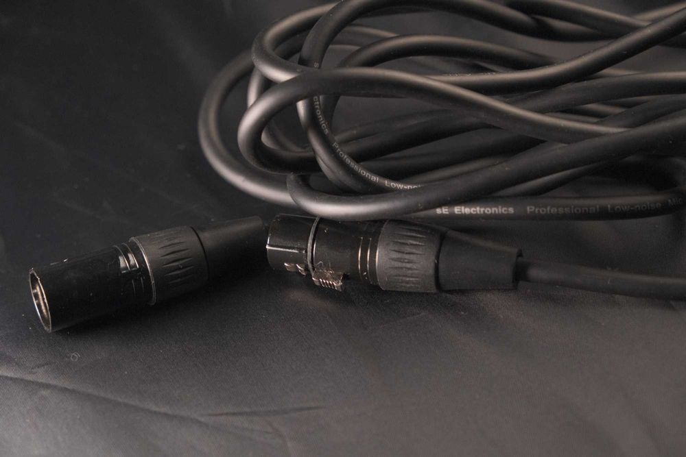 Продам\обменяю Студийный микрофон sE Electronics X1 S