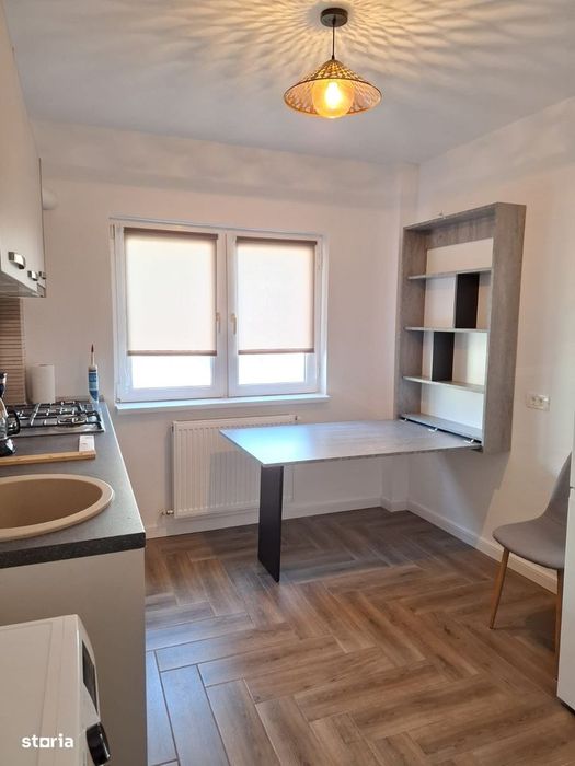 Garsonieră de închiriat, decomandată – renovată si mobilată