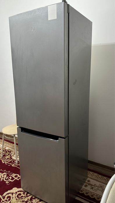Холодильник Indesit