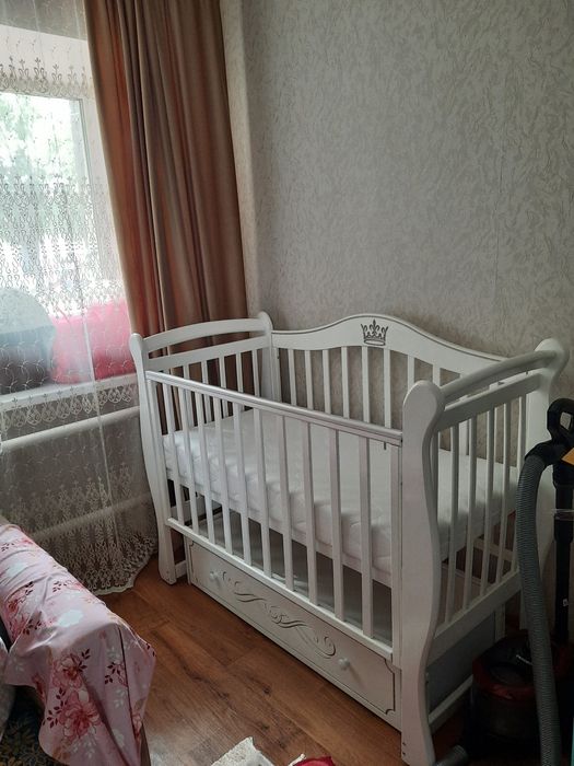 Продаётся детская кроватка