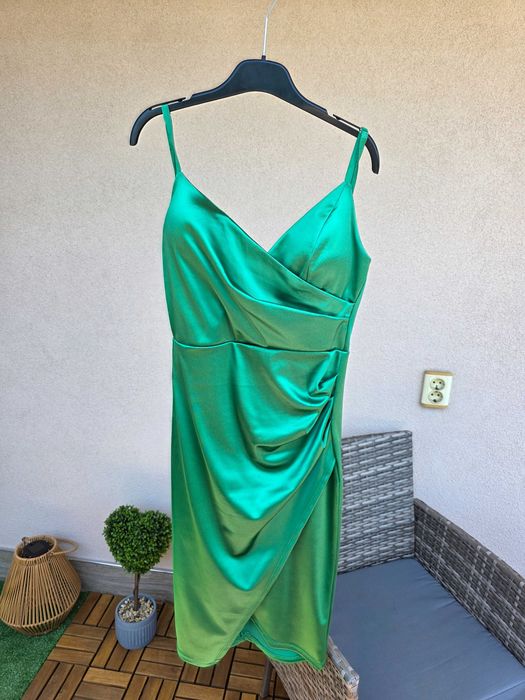 Зелена рокля със сако